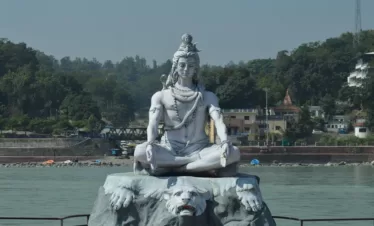 Best Rishikesh tour package 2 Nights. (1)